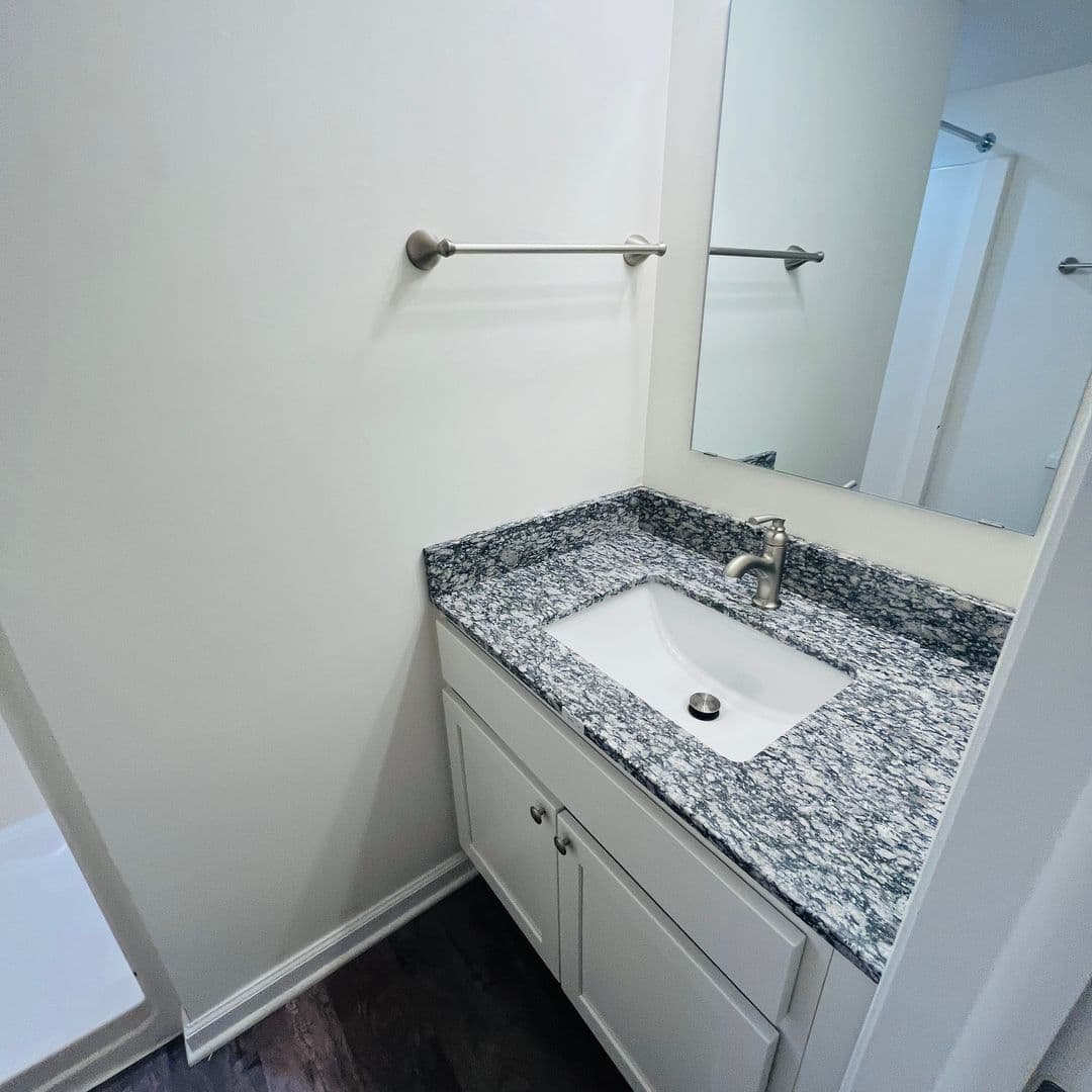 Sun Prairie Townhome: 2000-2004 Wyoming Ave