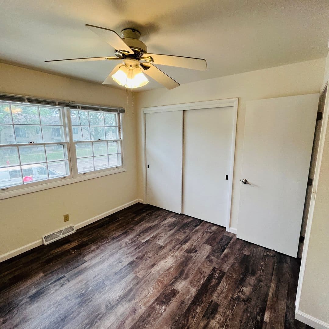 Sun Prairie Townhome: 2000-2004 Wyoming Ave