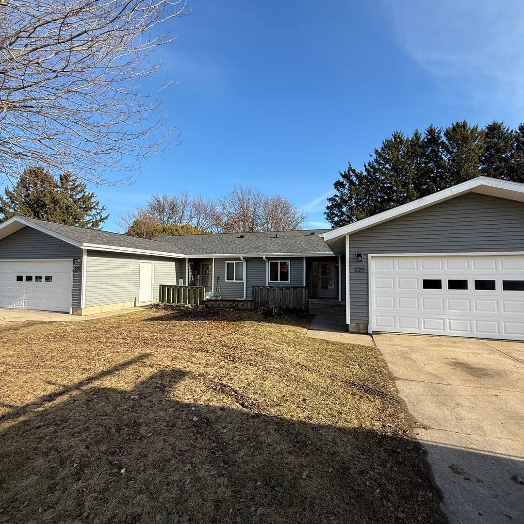 Sun Prairie Apartment: 225-229 North Thompson Road
