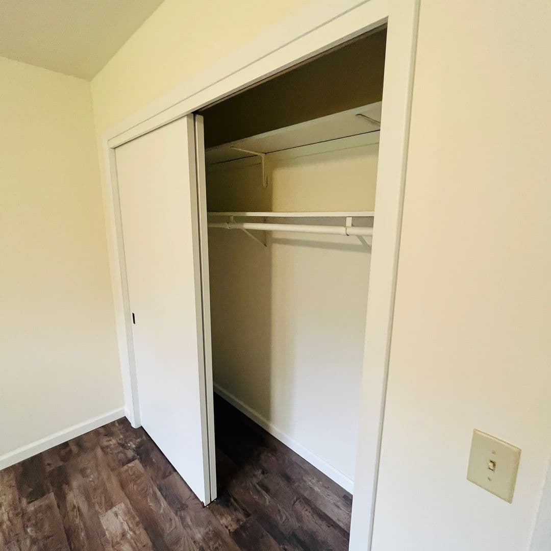 Sun Prairie Townhome: 2000-2004 Wyoming Ave