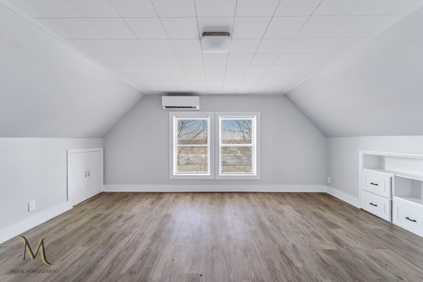 Holyoke Apartment: 403-405 S Elm St