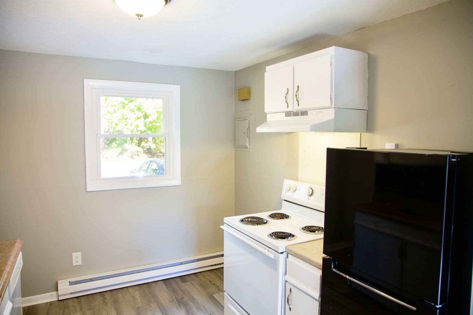 Easthampton Apartment: 9-29 West Lake Street/2-4 Culdaff Street