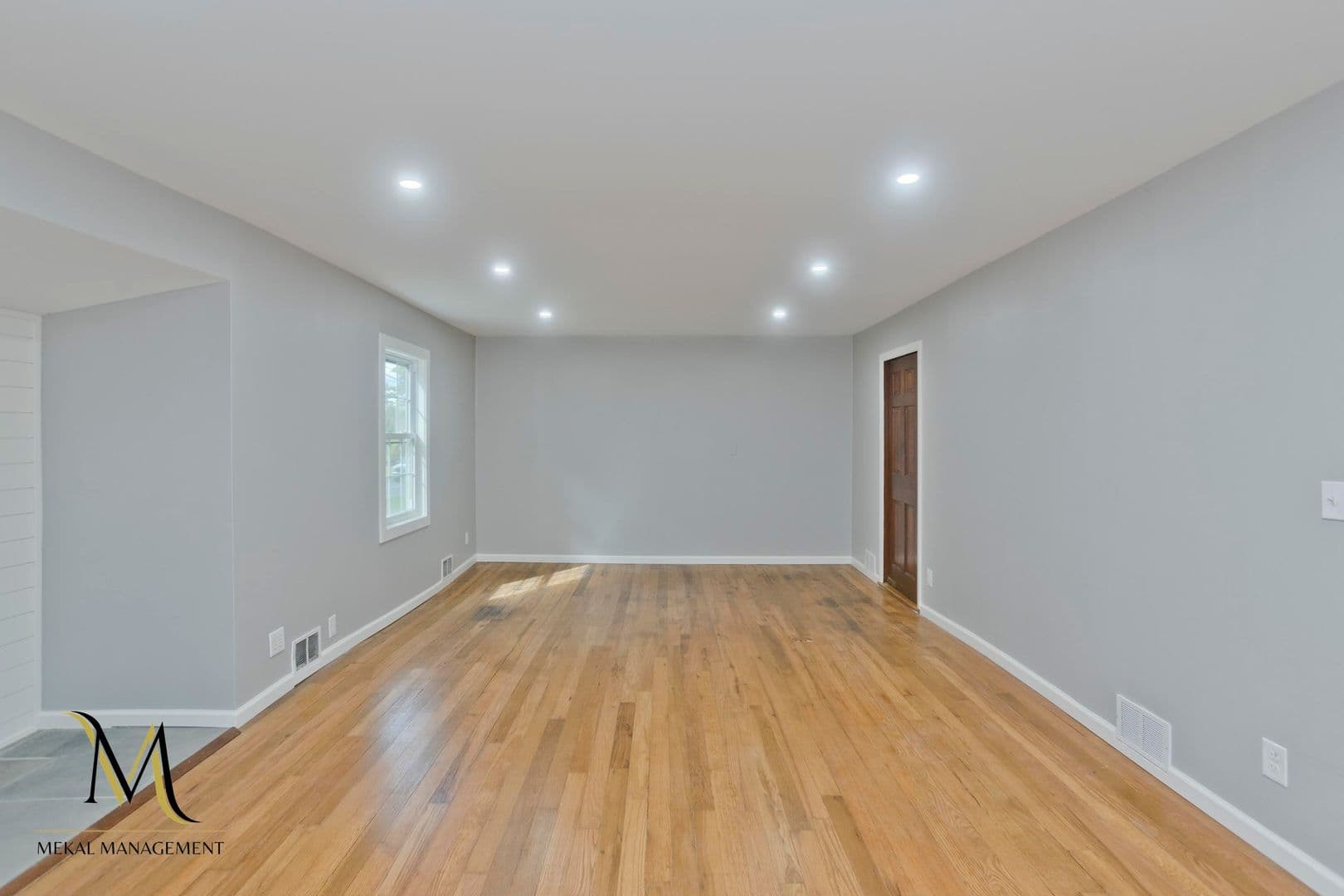 South Hadley House: 28 Hillside St