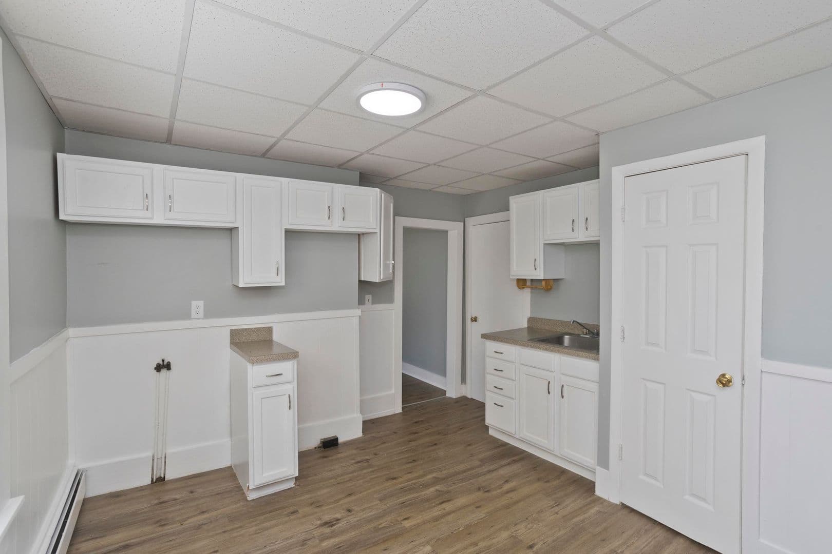 South Hadley Apartment: 9 Graves Street