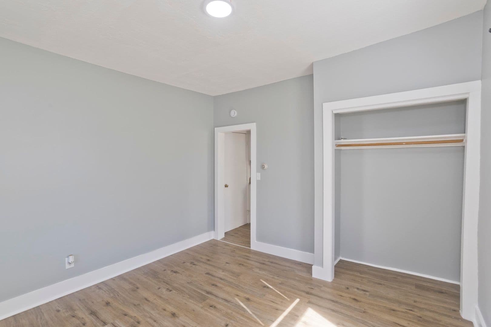 South Hadley Apartment: 9 Graves Street
