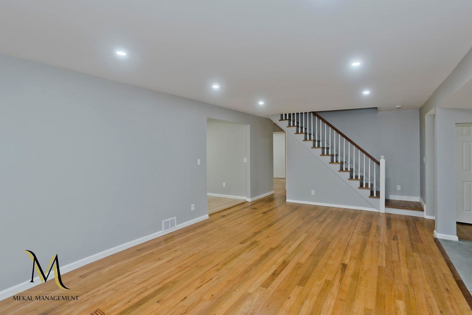 South Hadley House: 28 Hillside St