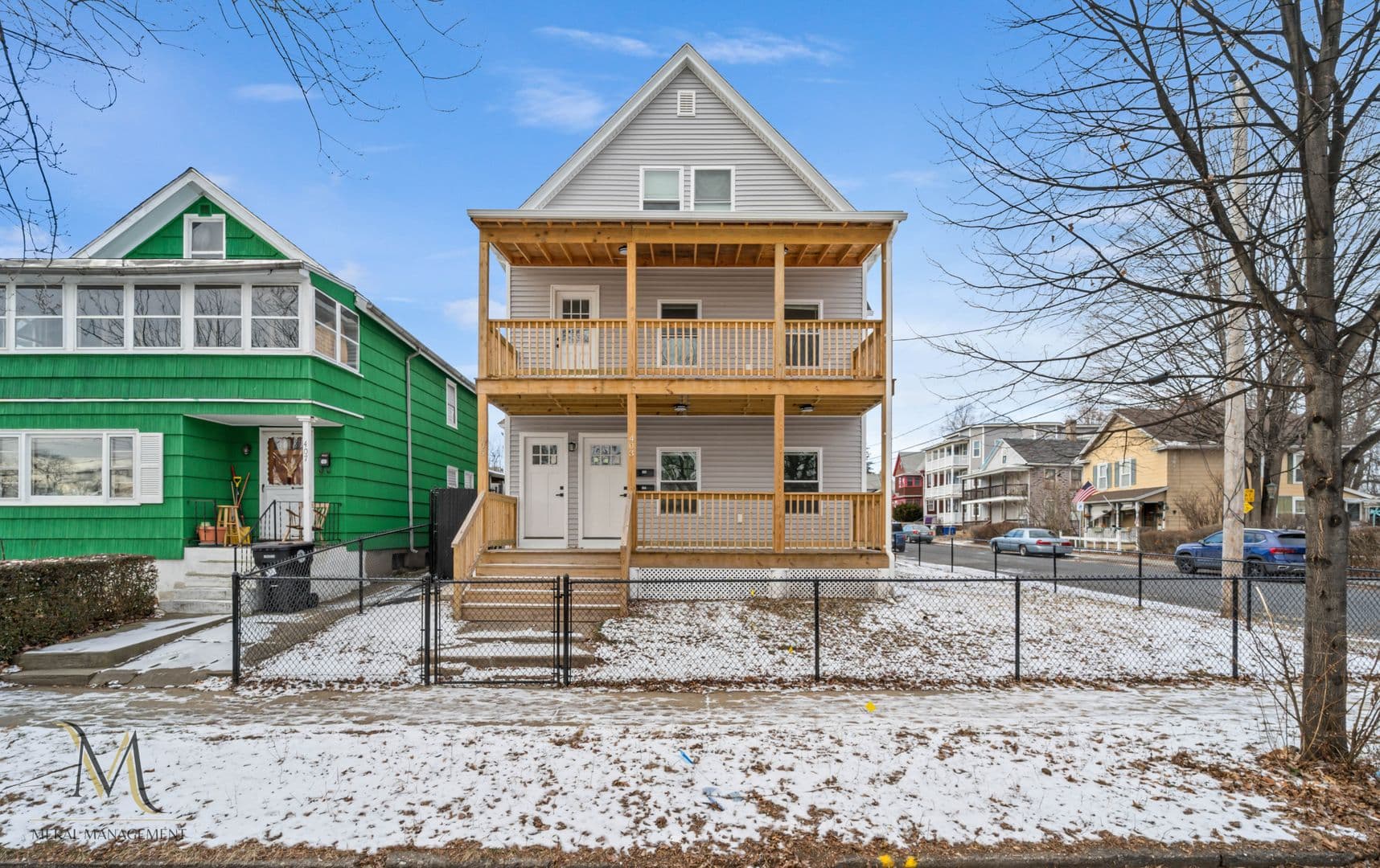 Holyoke Apartment: 403-405 S Elm St