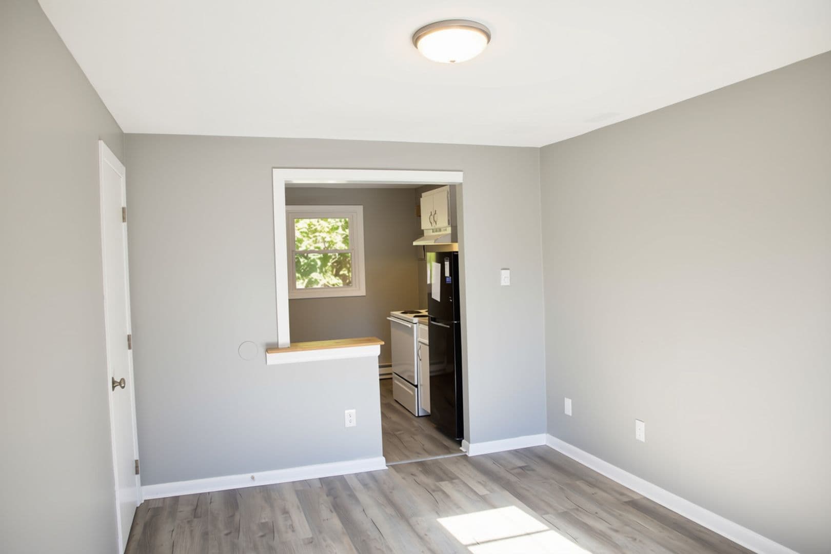 Easthampton Apartment: 9-29 West Lake Street/2-4 Culdaff Street