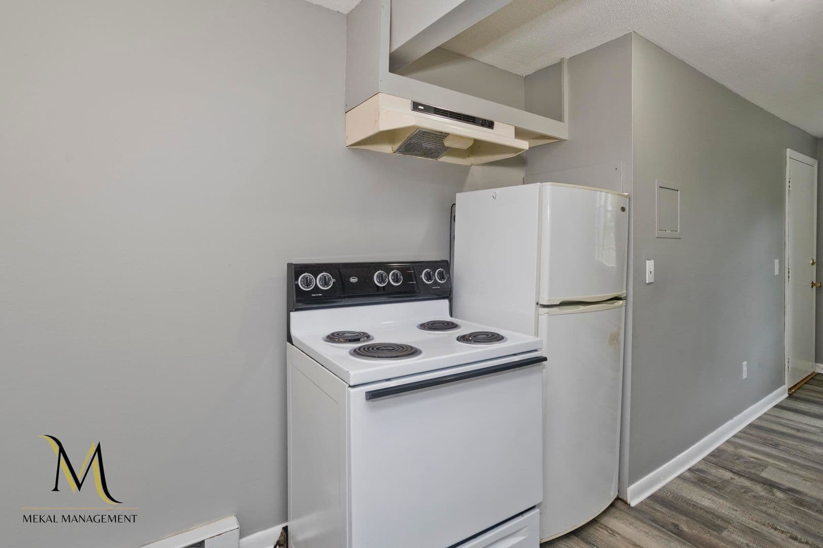Easthampton Apartment: 9-29 West Lake Street/2-4 Culdaff Street