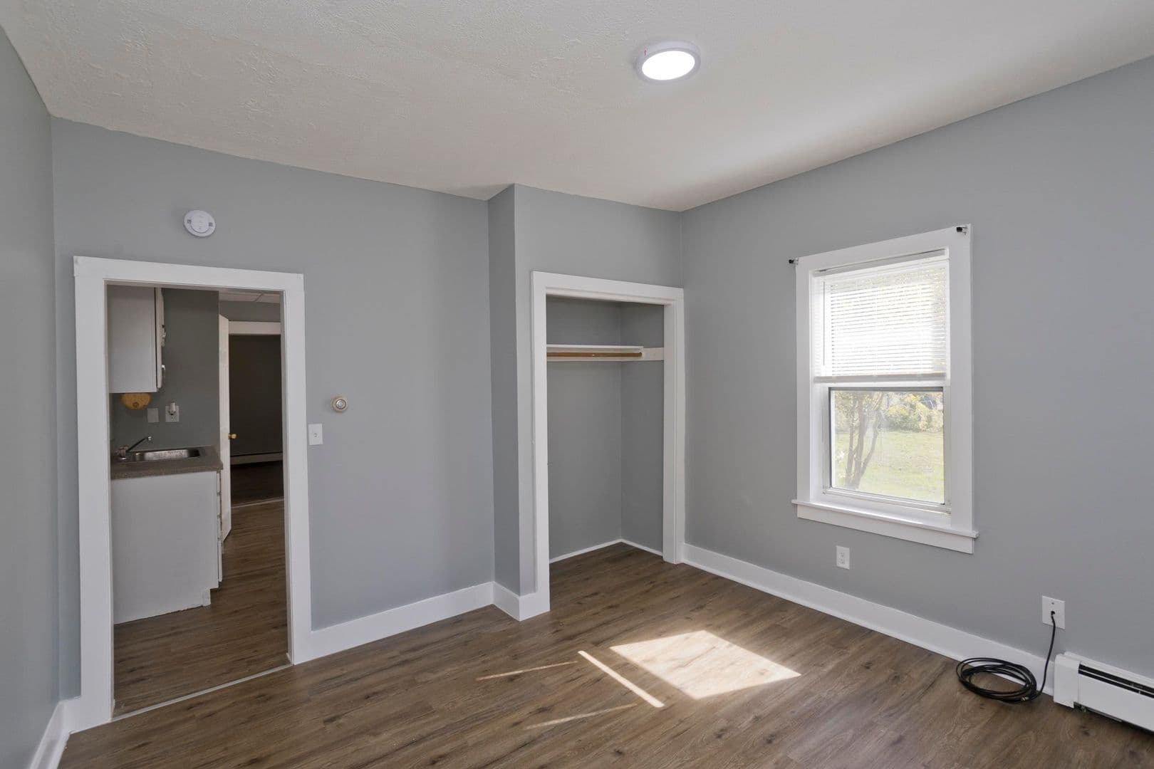 South Hadley Apartment: 9 Graves Street