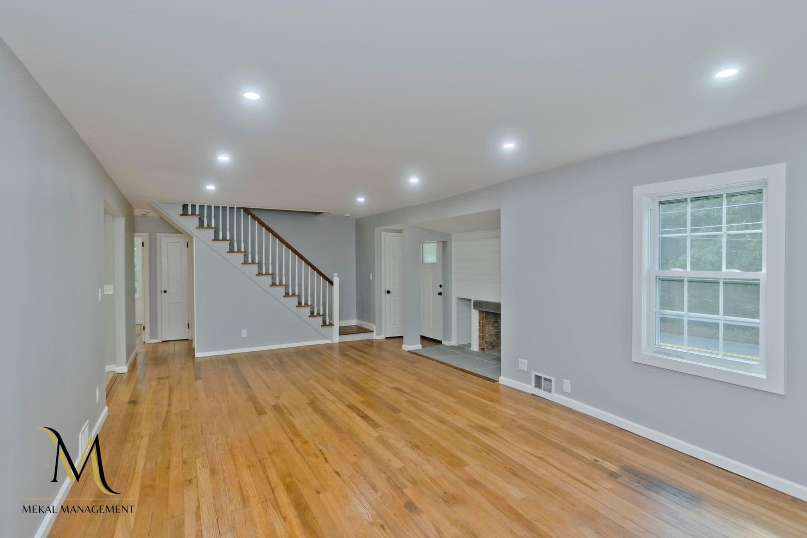 South Hadley House: 28 Hillside St