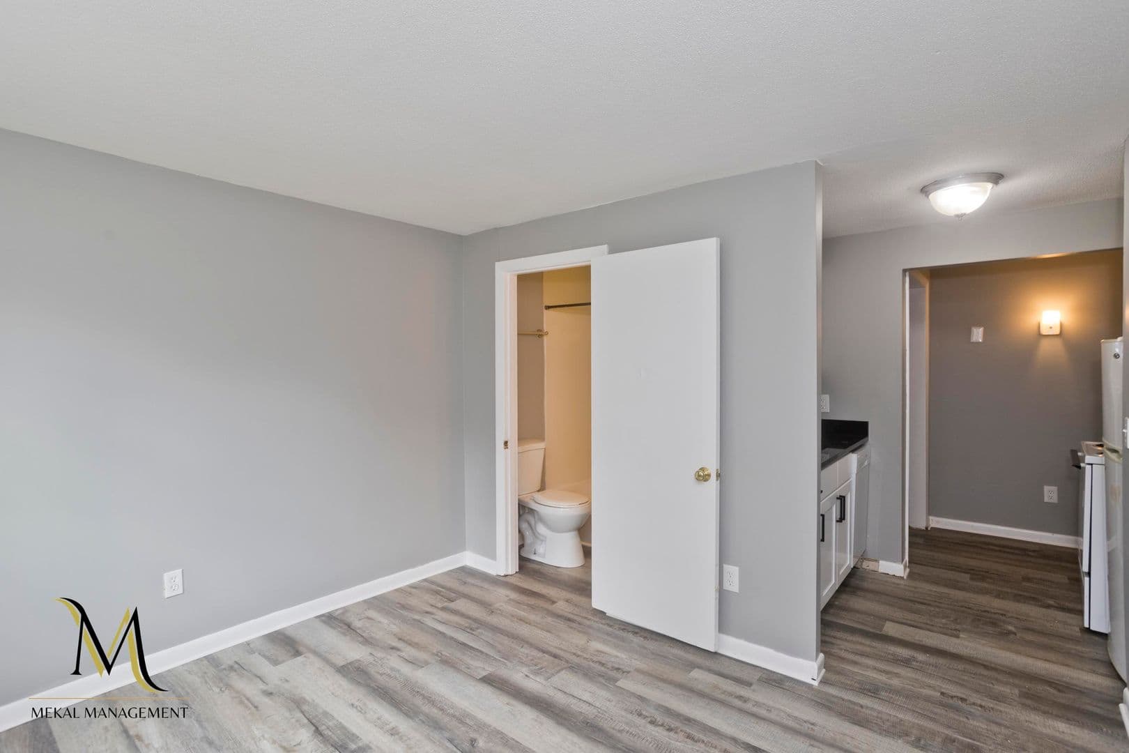 Easthampton Apartment: 9-29 West Lake Street/2-4 Culdaff Street