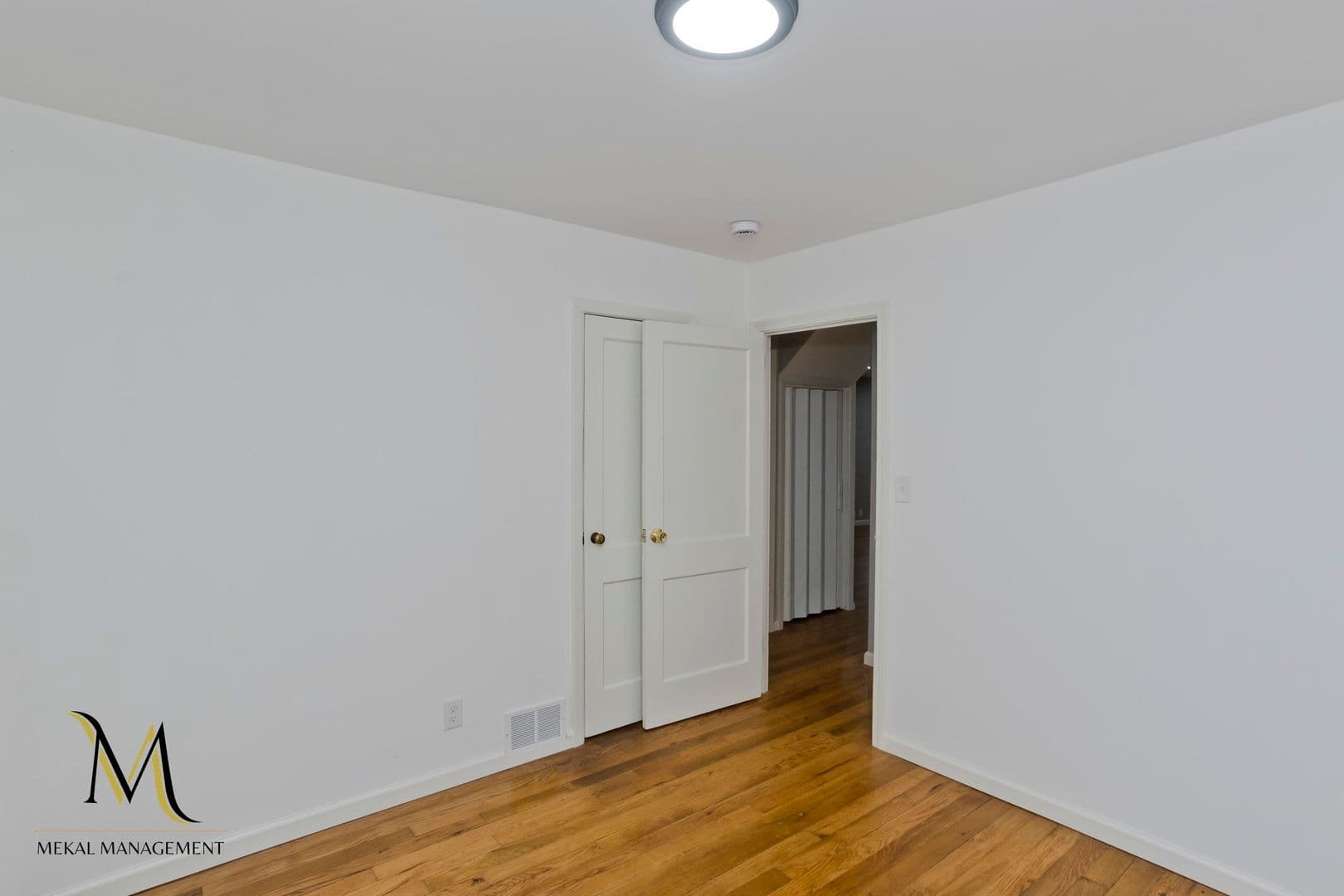 South Hadley House: 28 Hillside St