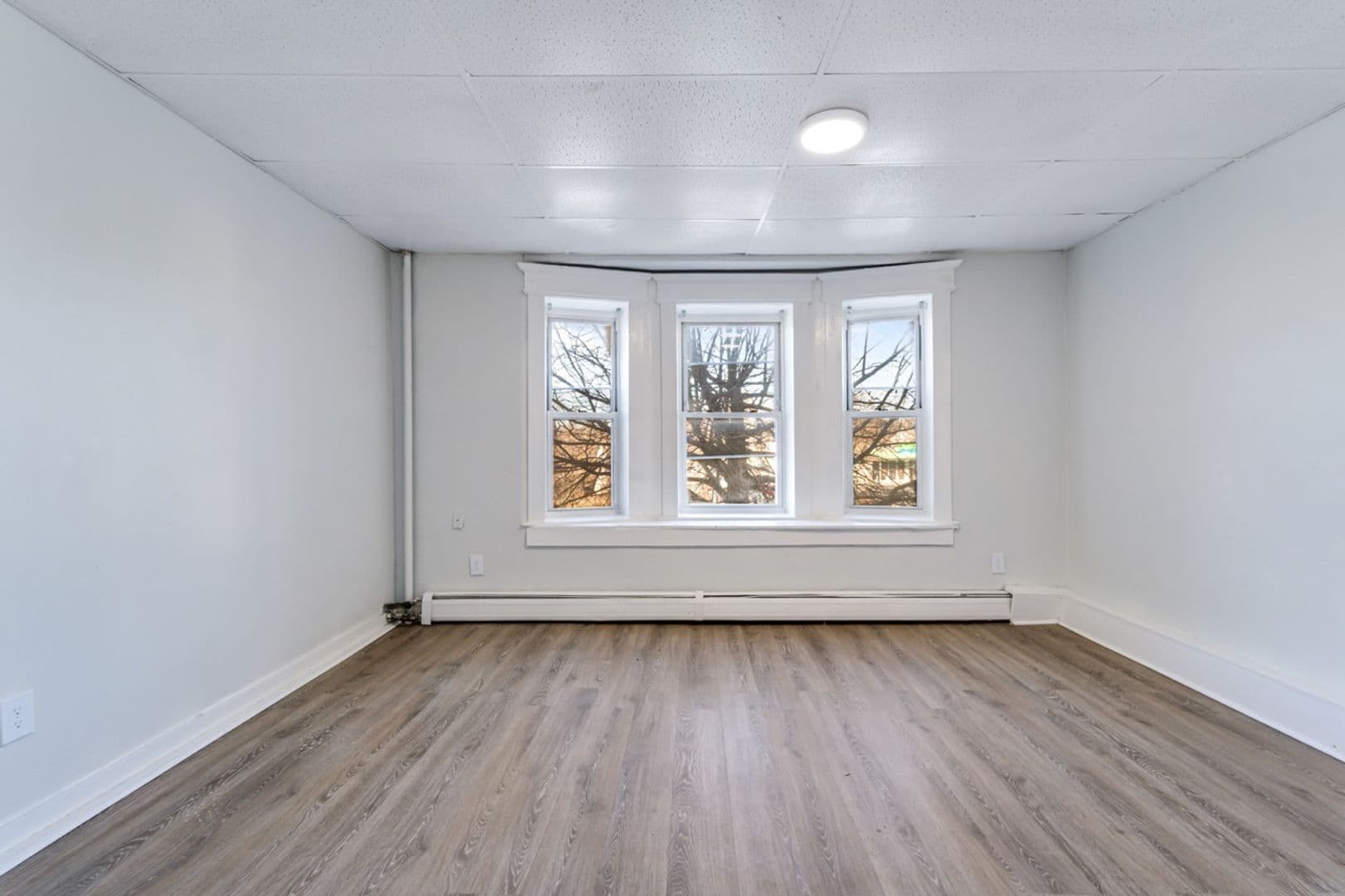 SPRINGFIELD Apartment: 685 STATE ST
