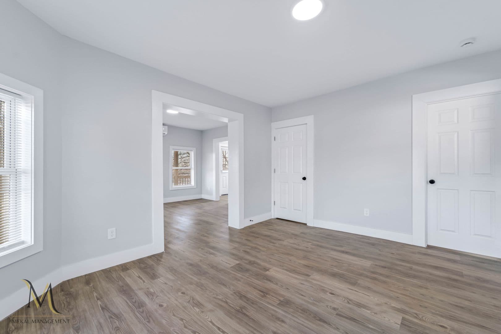 Holyoke Apartment: 403-405 S Elm St