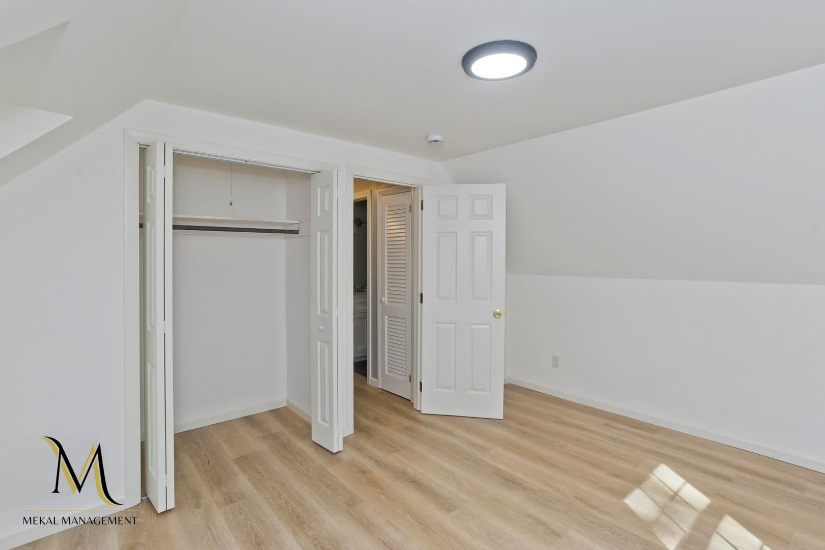 South Hadley House: 28 Hillside St