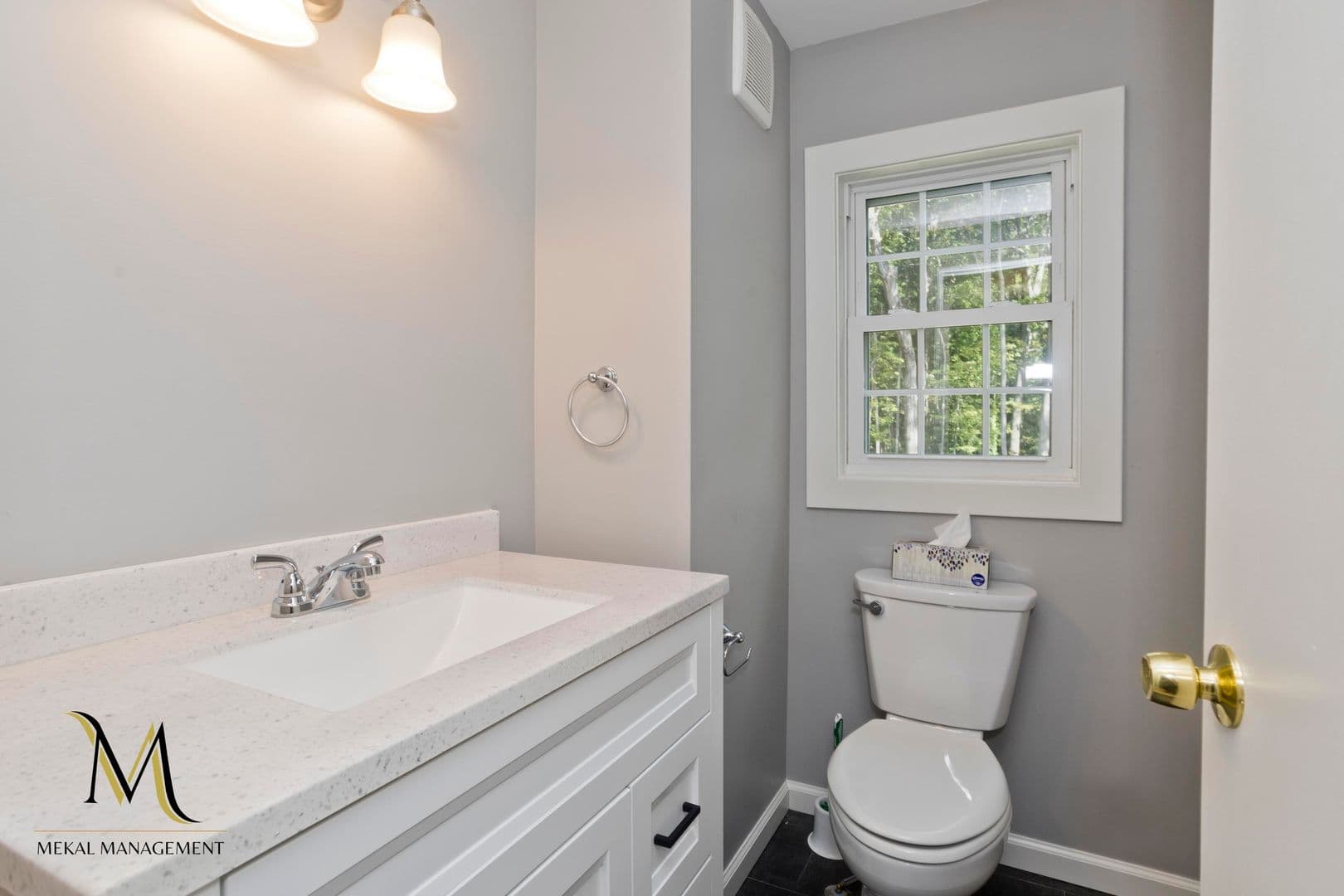 South Hadley House: 28 Hillside St
