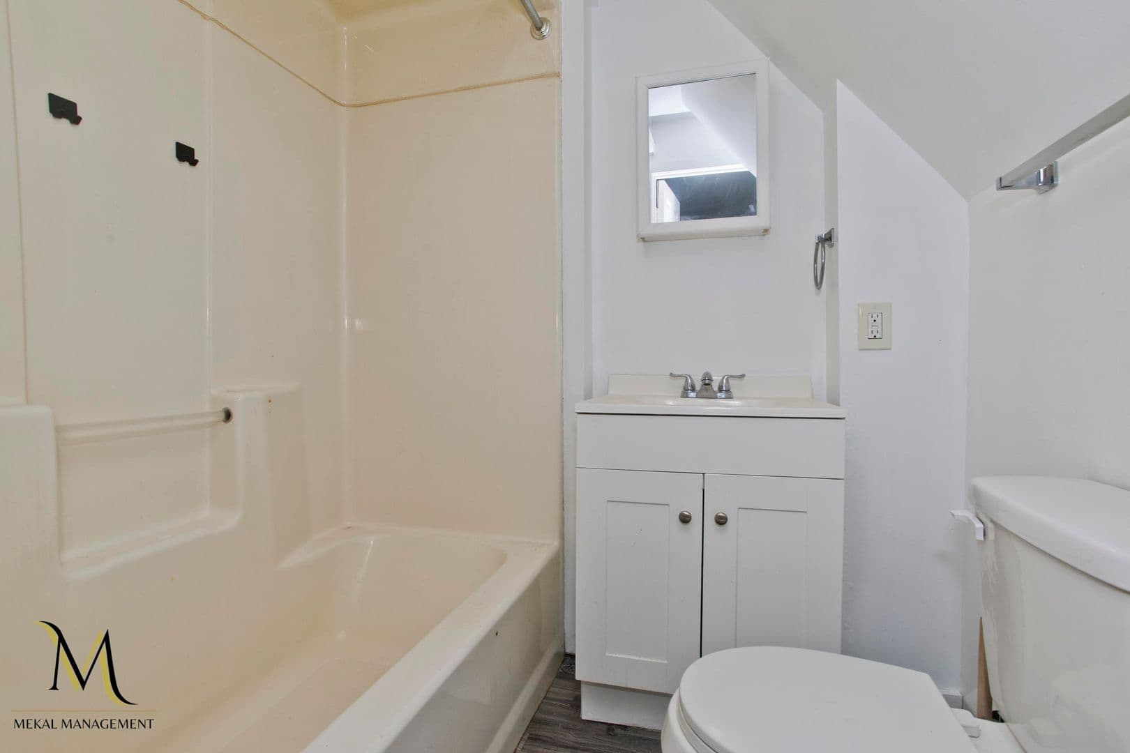Ware Apartment: 61 West St
