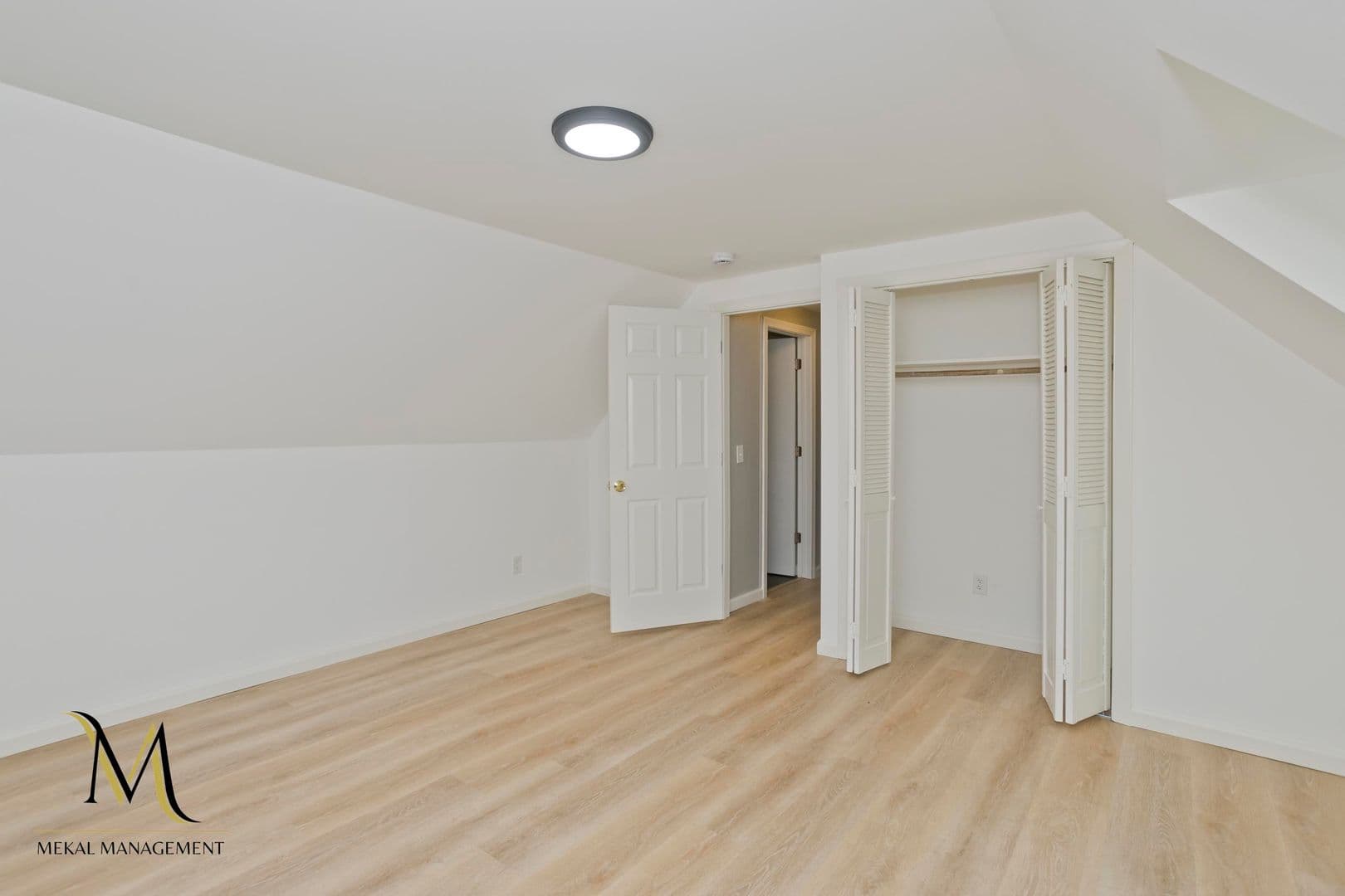 South Hadley House: 28 Hillside St