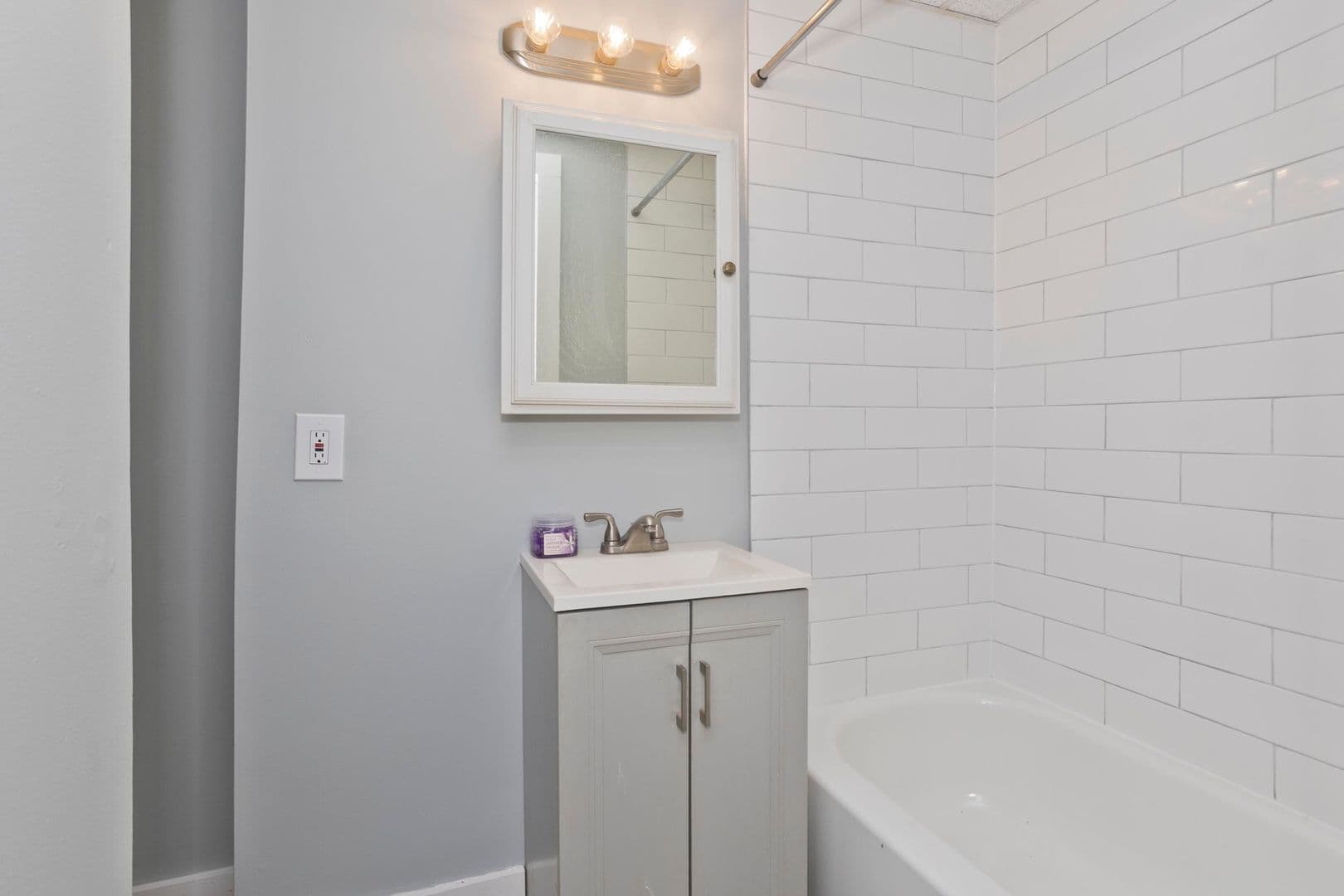 South Hadley Apartment: 9 Graves Street