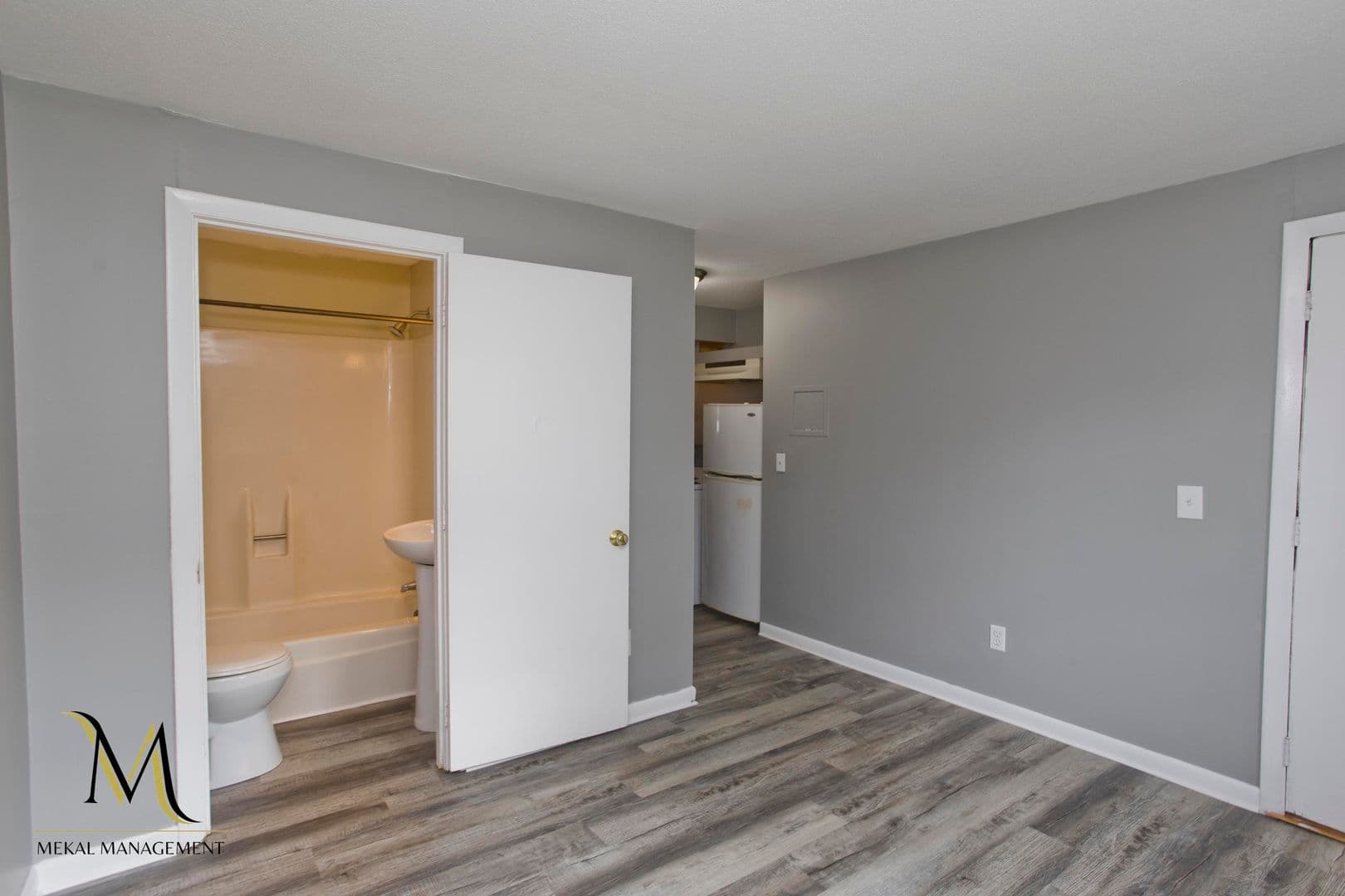 Easthampton Apartment: 9-29 West Lake Street/2-4 Culdaff Street
