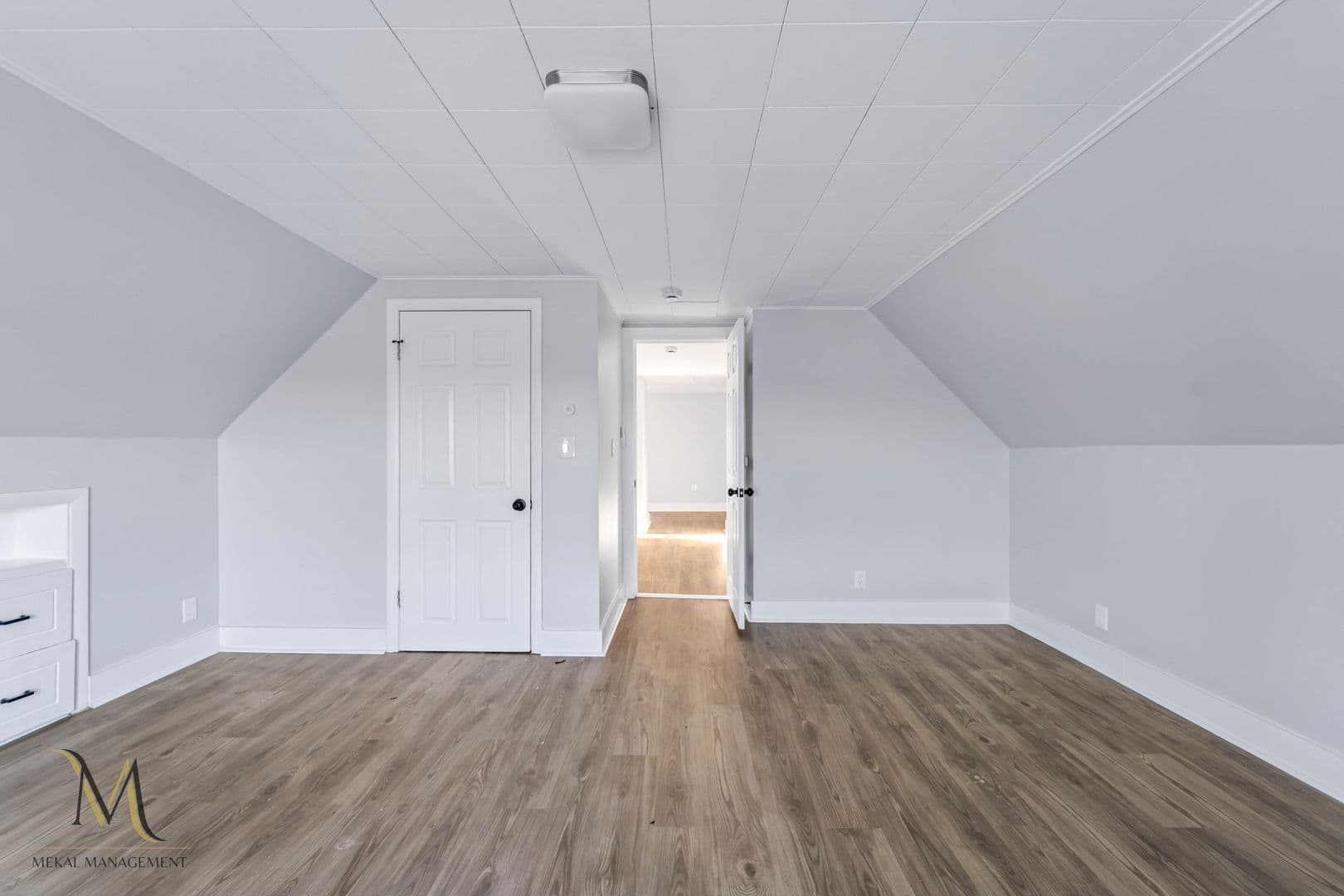 Holyoke Apartment: 403-405 S Elm St