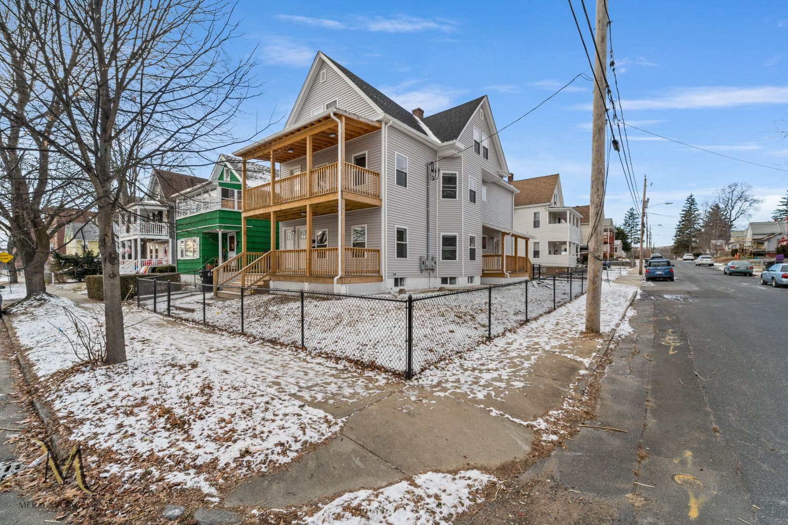Holyoke Apartment: 403-405 S Elm St