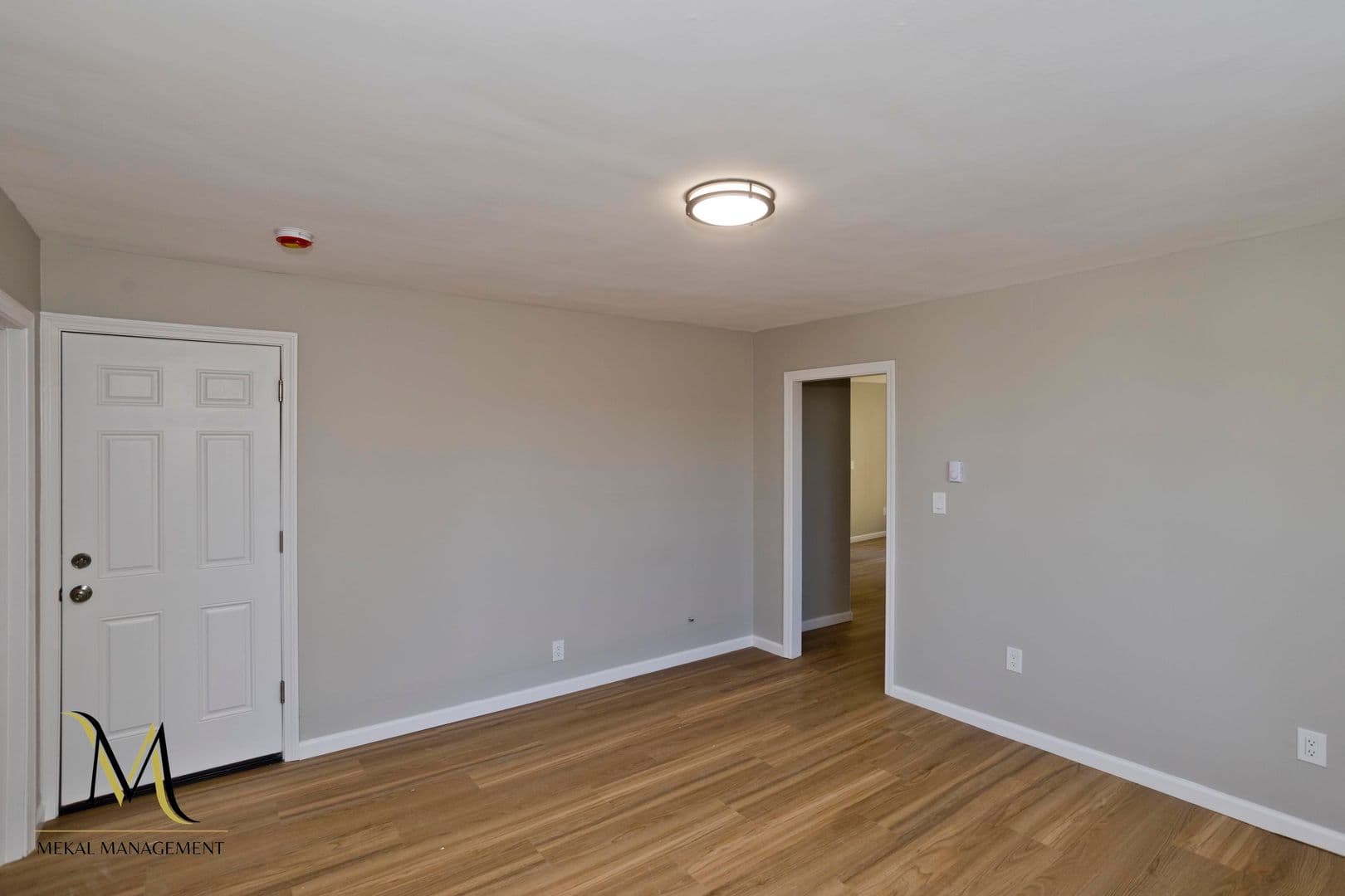 Chicopee Apartment: 24 Hilton St