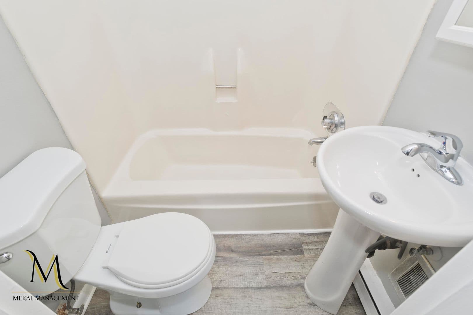 Easthampton Apartment: 9-29 West Lake Street/2-4 Culdaff Street