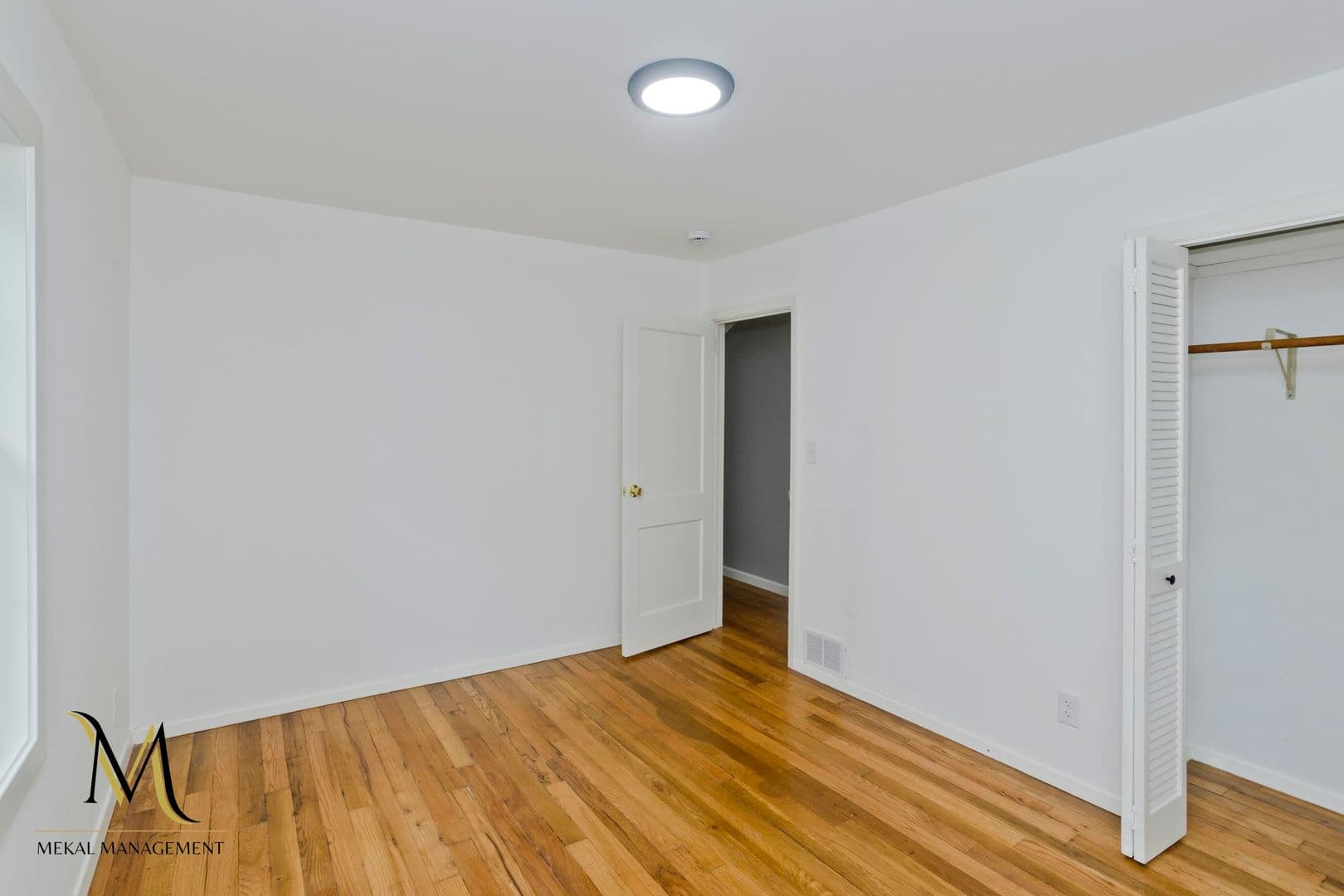 South Hadley House: 28 Hillside St