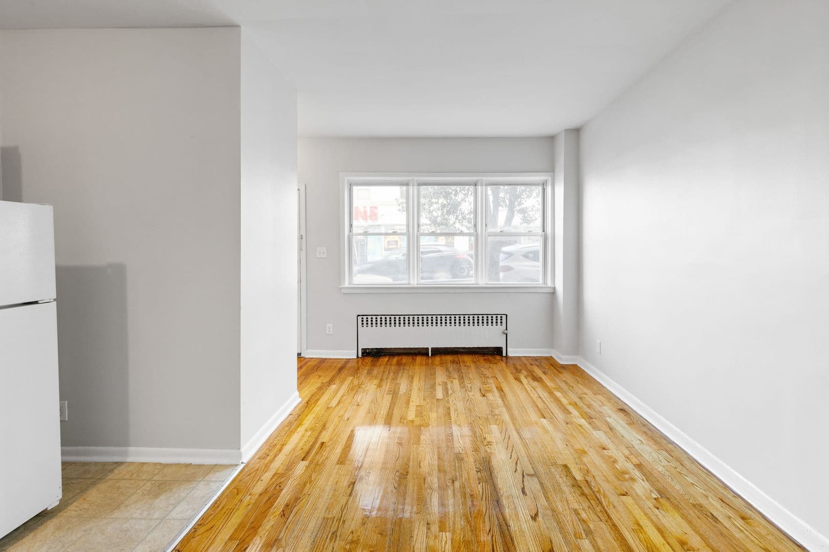 Cliffside Park Apartment: 372 Anderson Ave