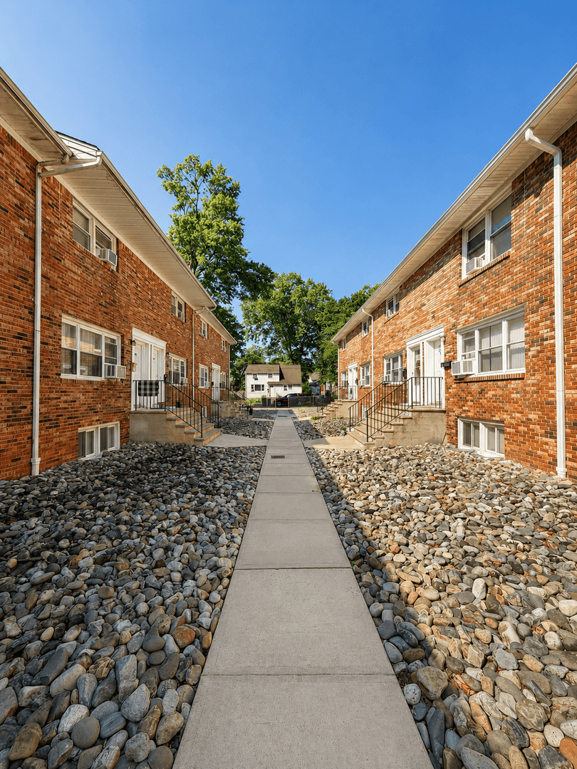 Highland Park Apartment: 233-251 South 8th Ave