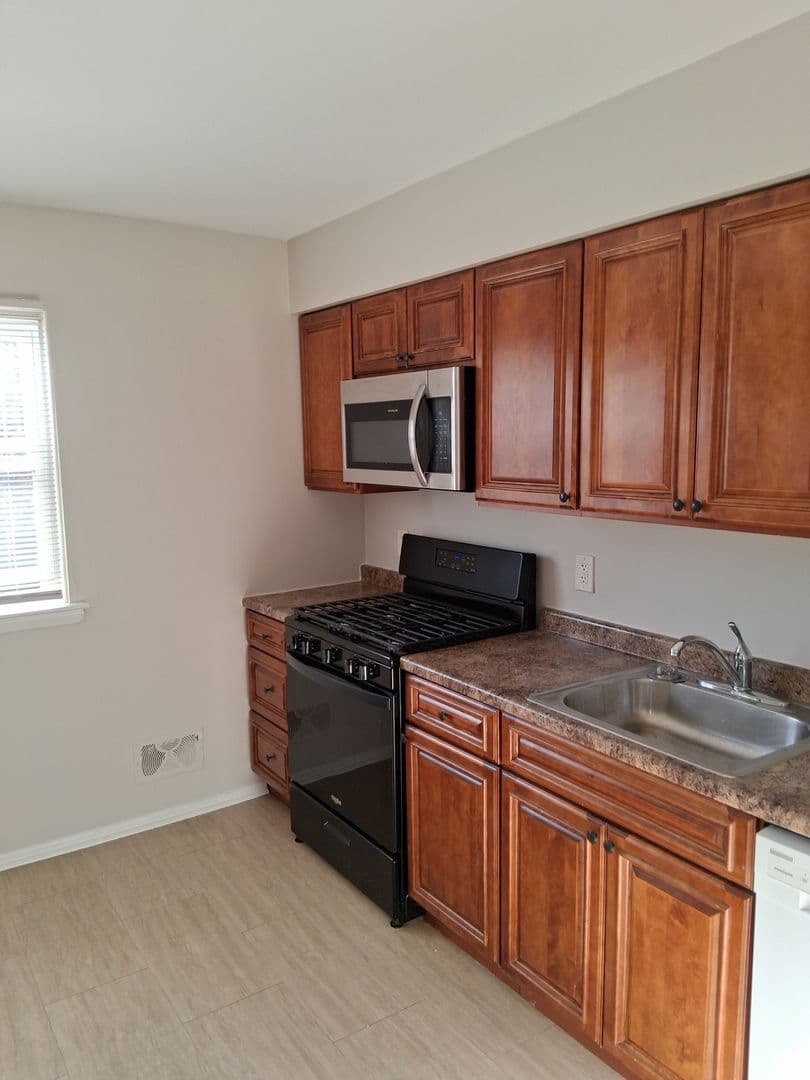 Highland Park Apartment: 601-615 Benner St