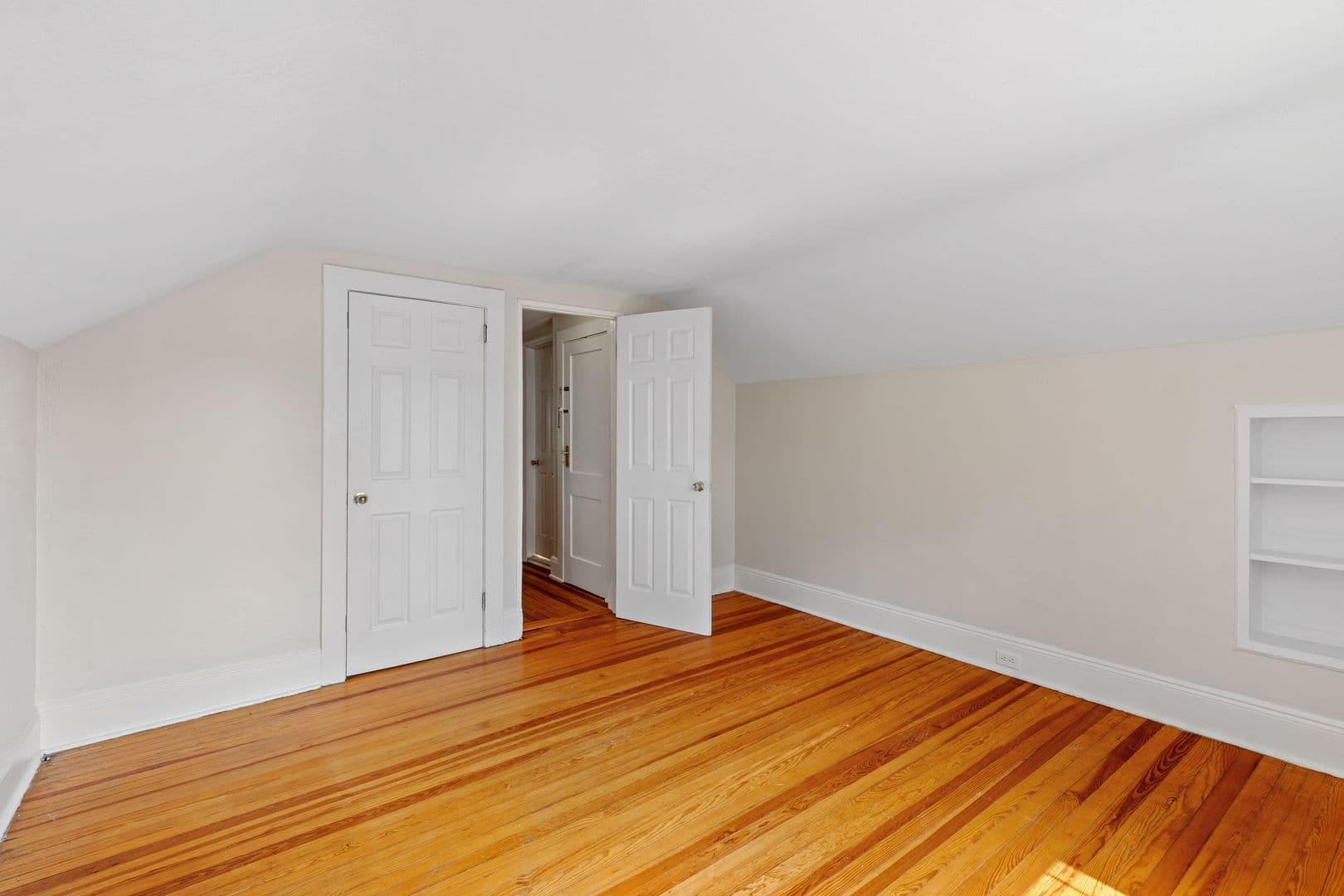Bogota Apartment: 47 E Main St
