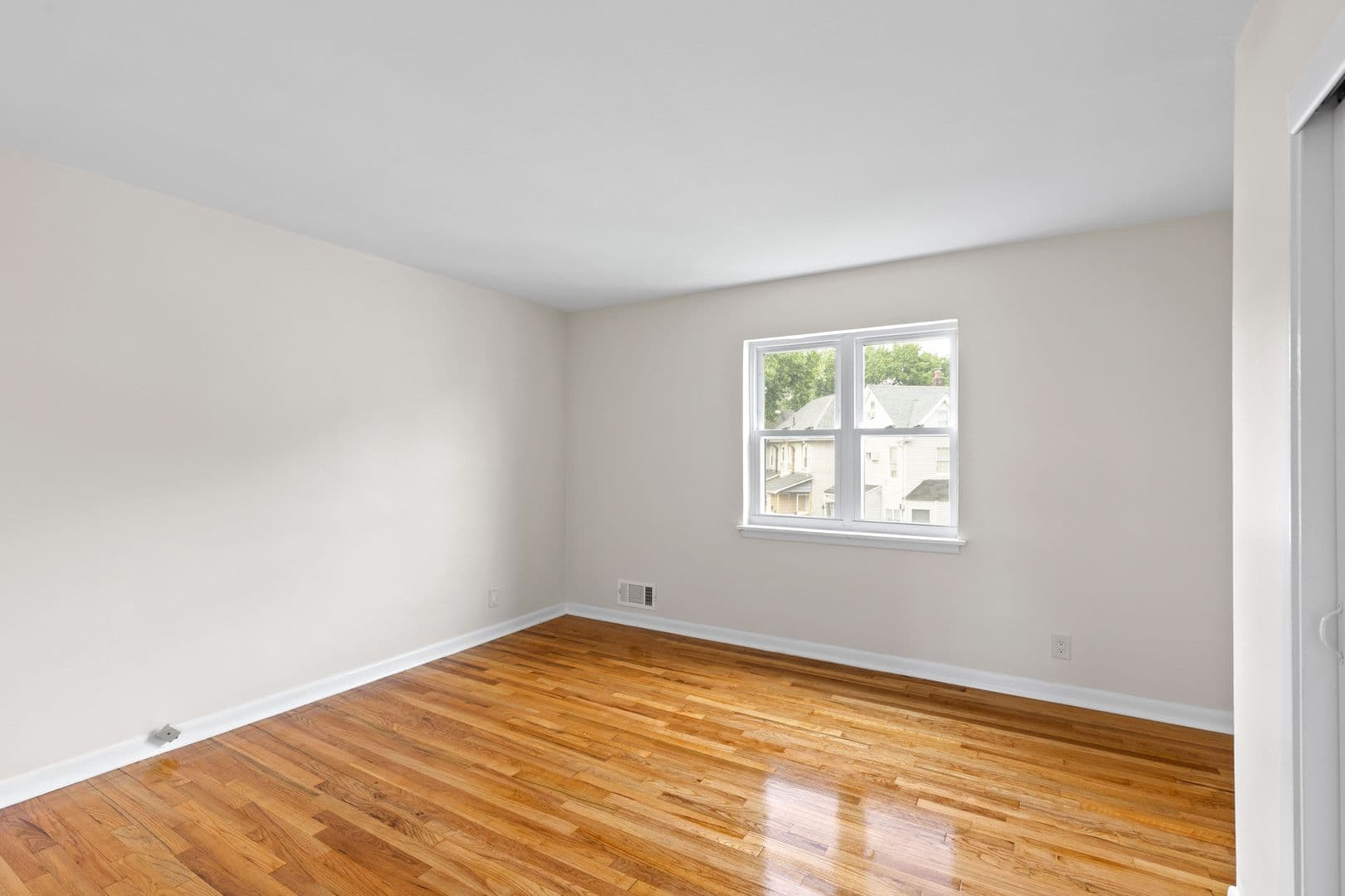 Ridgefield Park Apartment: 1 Oak St