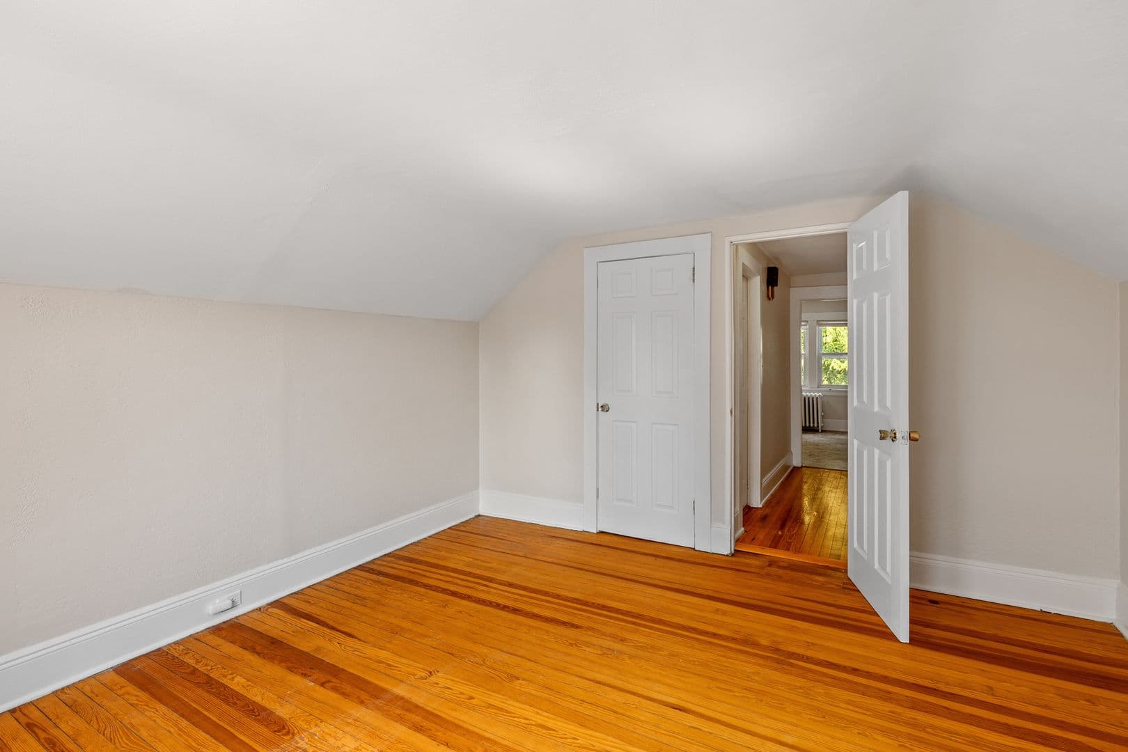 Bogota Apartment: 47 E Main St