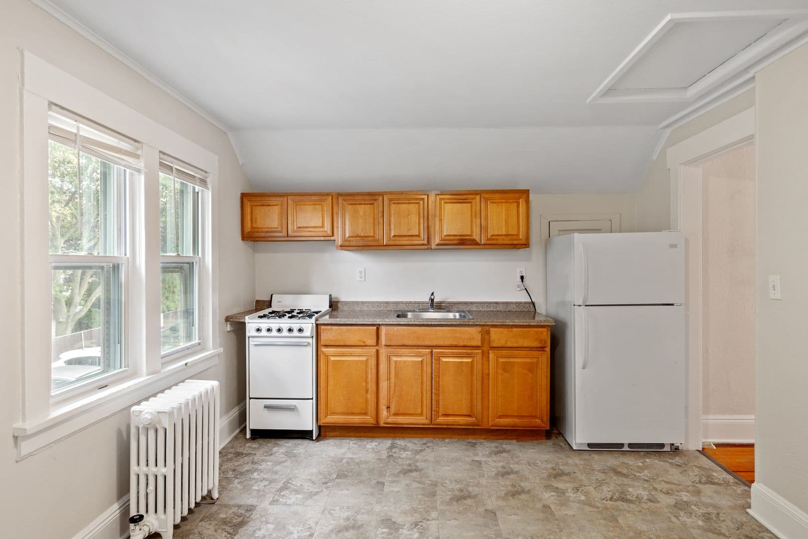 Bogota Apartment: 47 E Main St