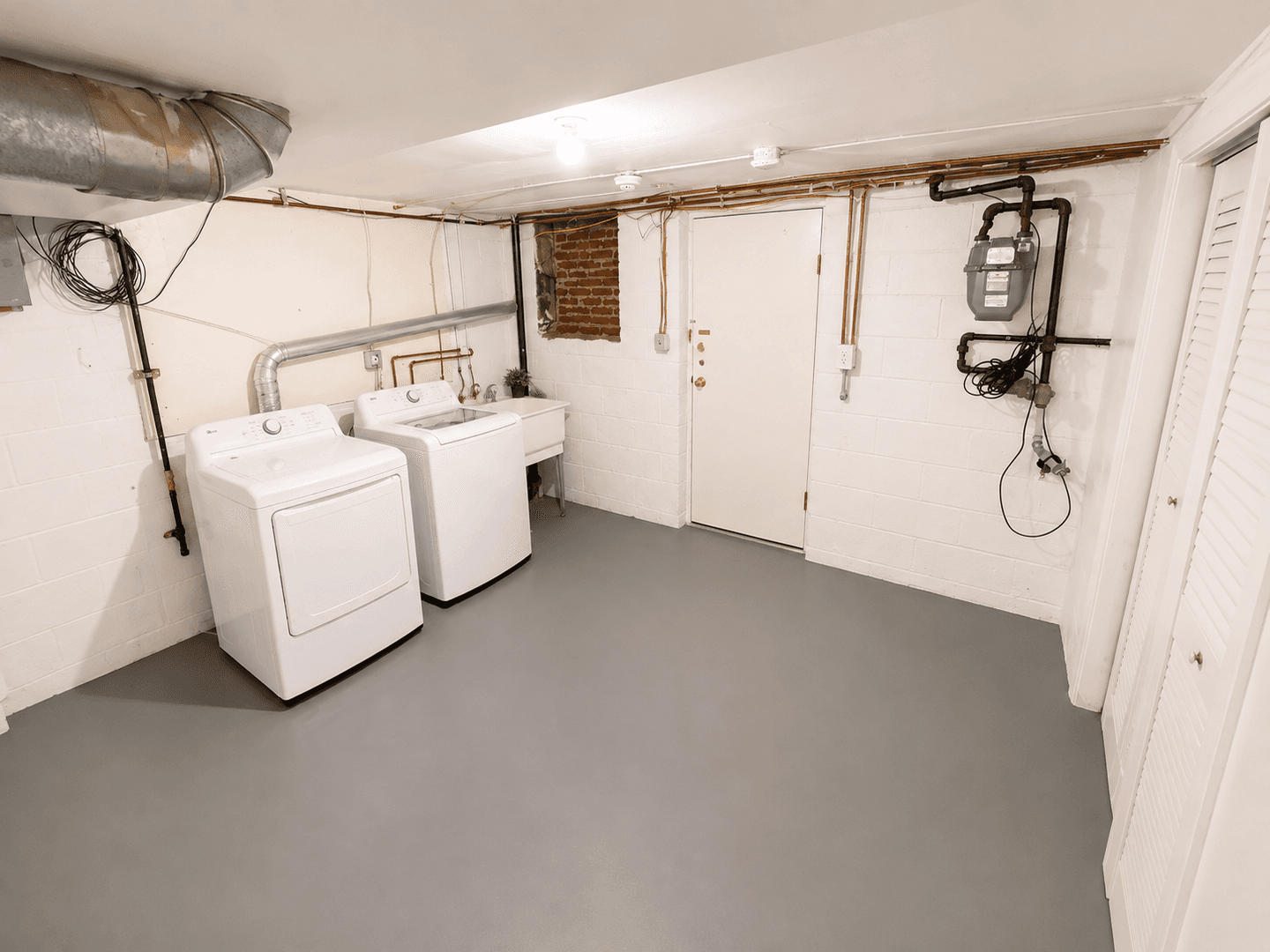 Highland Park Apartment: 233-251 South 8th Ave
