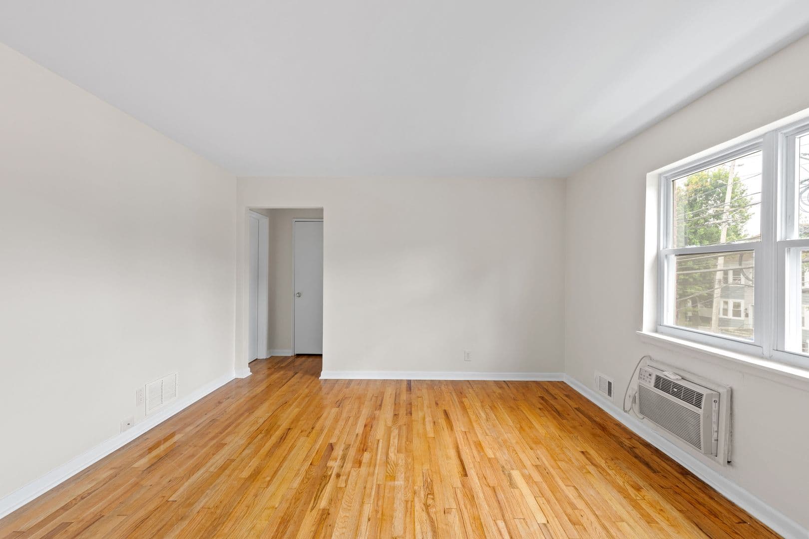 Ridgefield Park Apartment: 1 Oak St