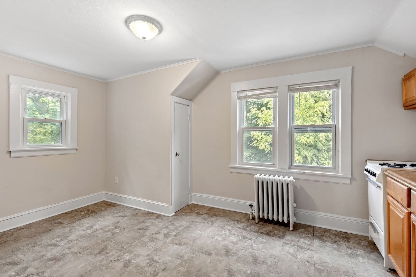 Bogota Apartment: 47 E Main St