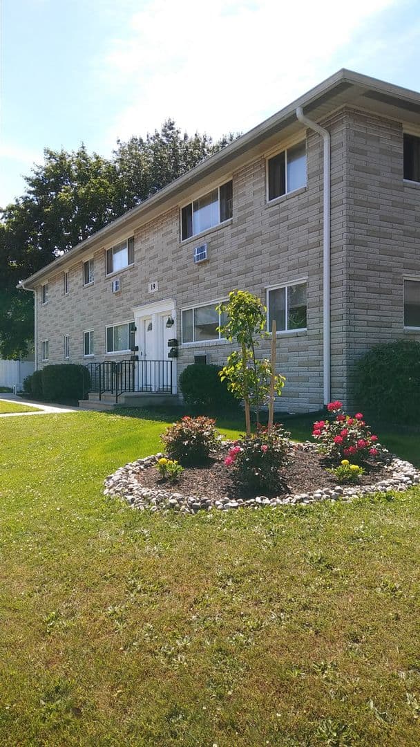 Milltown Apartment: 19  Kuhlthau Ave