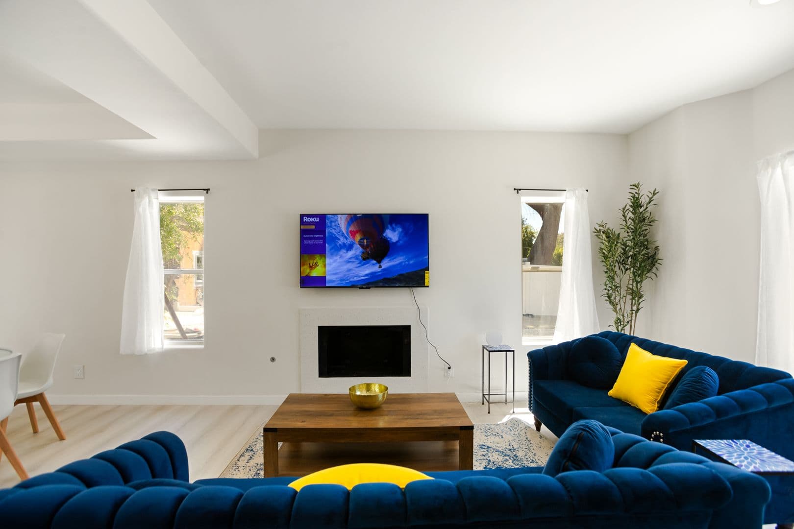 Reseda Apartment: 7904 Tampa Avenue