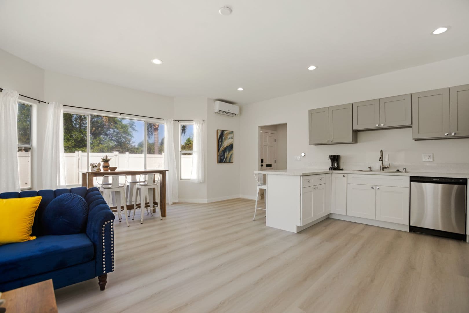 Reseda Apartment: 7904 Tampa Avenue
