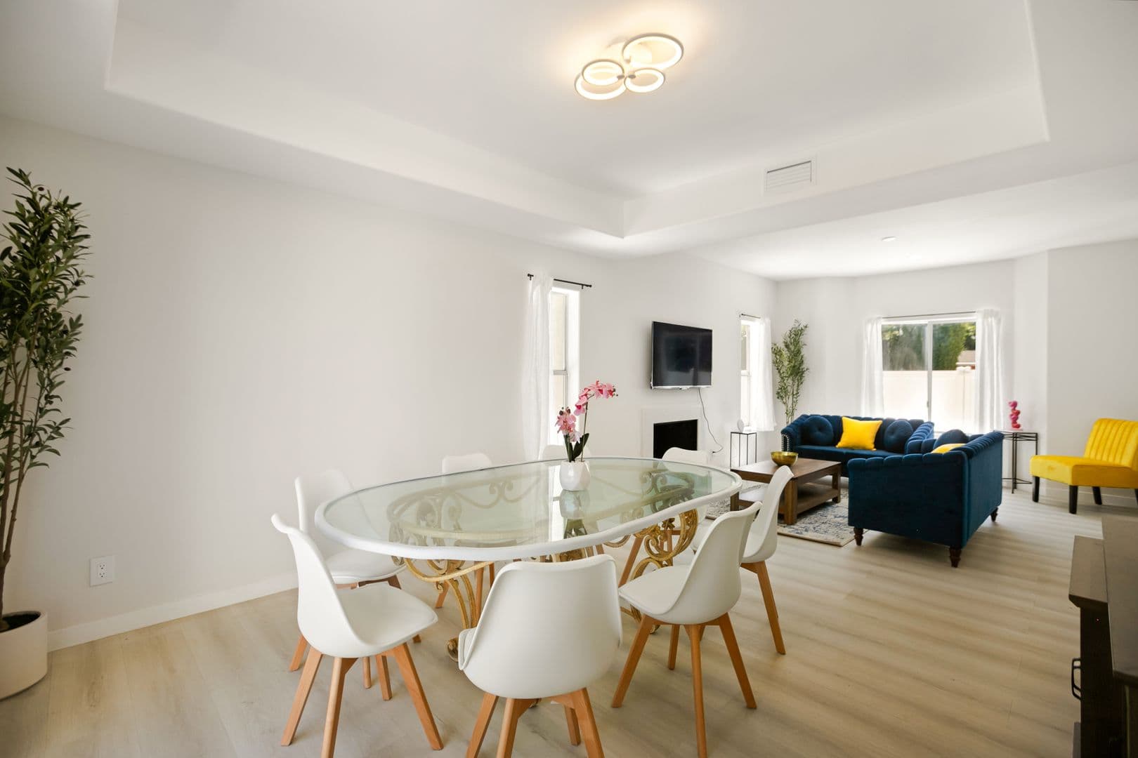 Reseda Apartment: 7904 Tampa Avenue