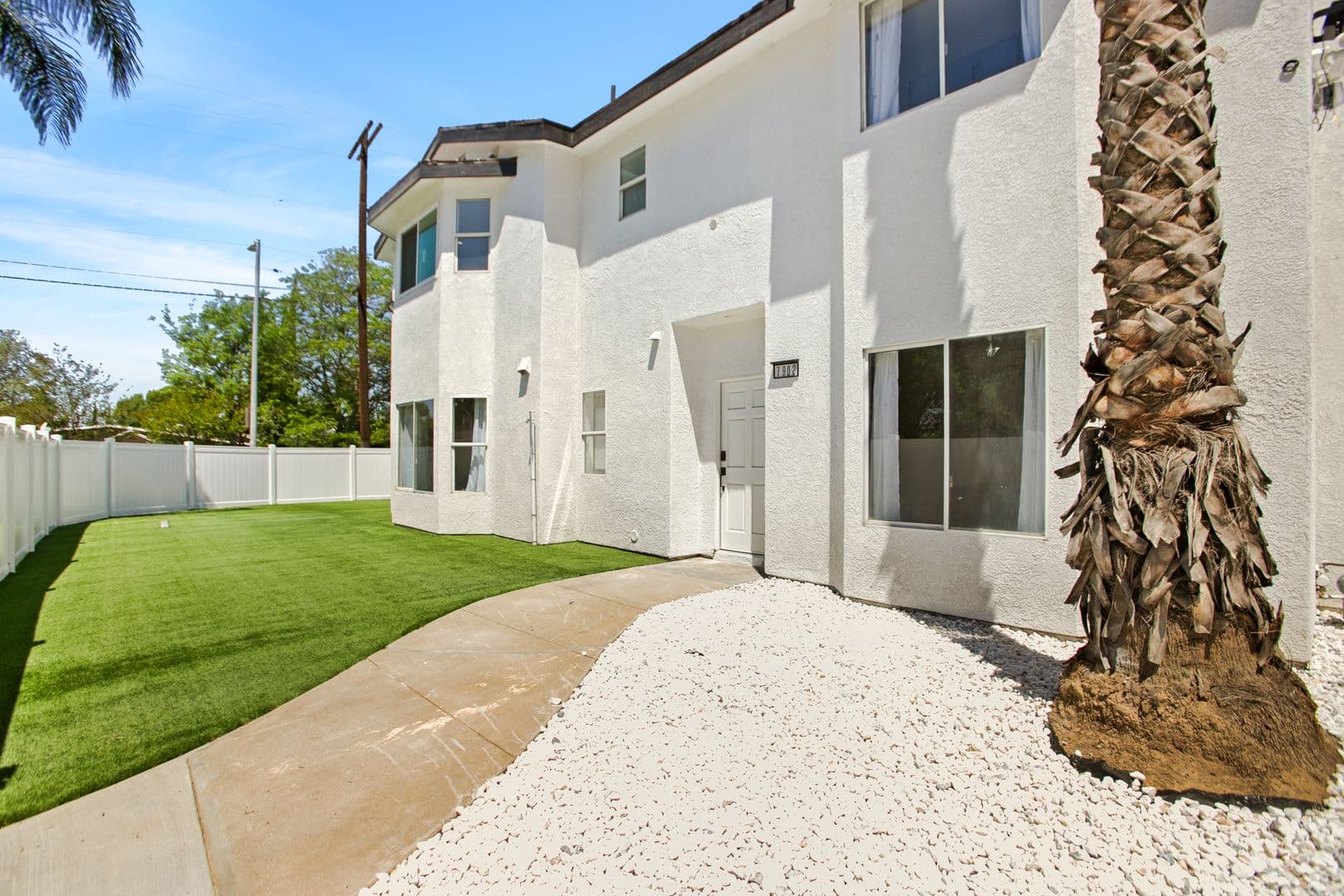 Reseda Apartment: 7904 Tampa Avenue