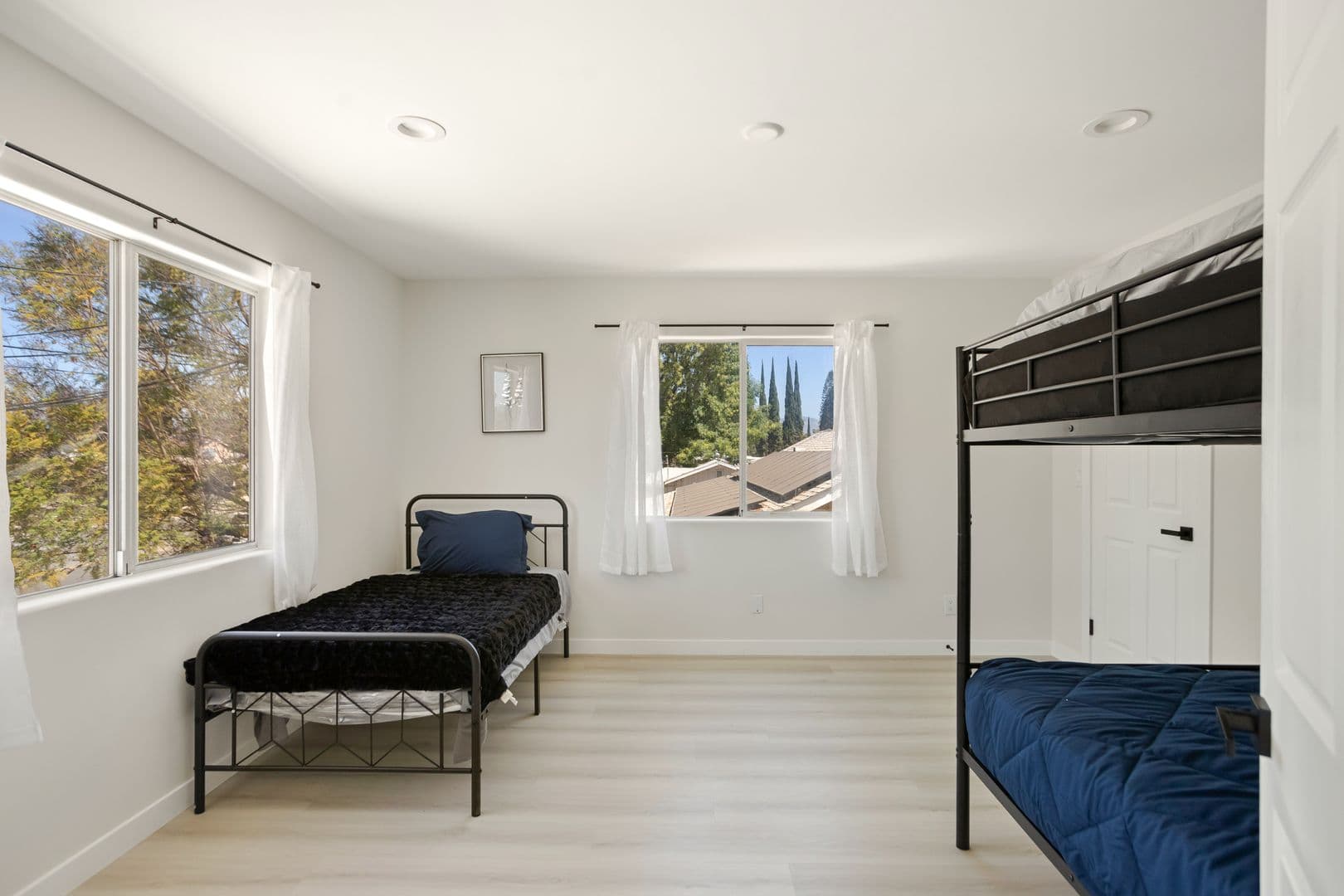 Reseda Apartment: 7904 Tampa Avenue
