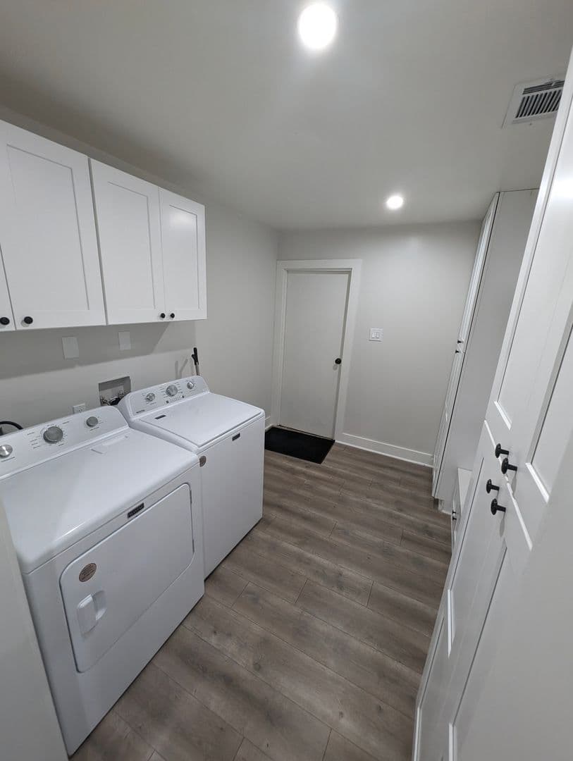 Houston House: 10415 Westray Street