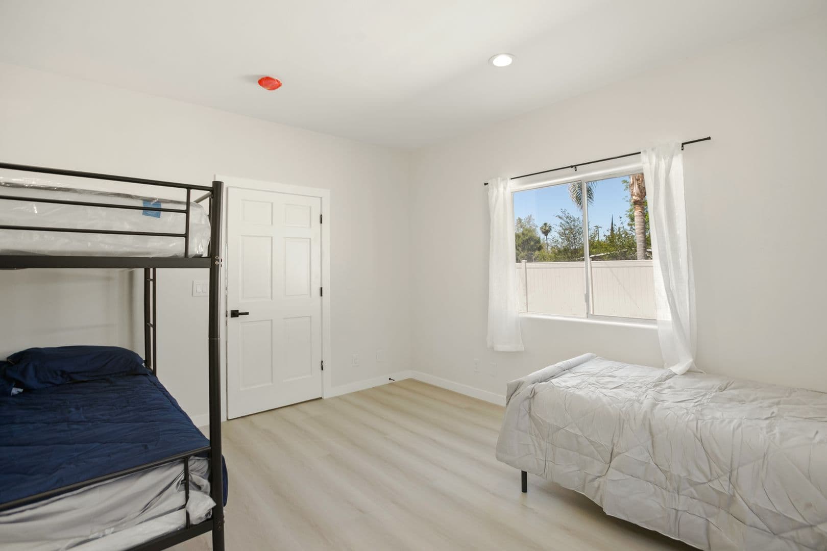 Reseda Apartment: 7904 Tampa Avenue