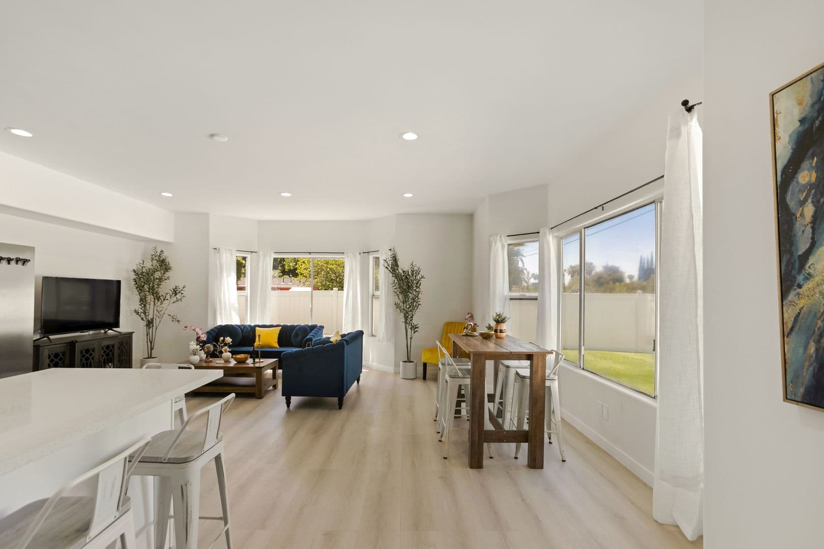 Reseda Apartment: 7904 Tampa Avenue
