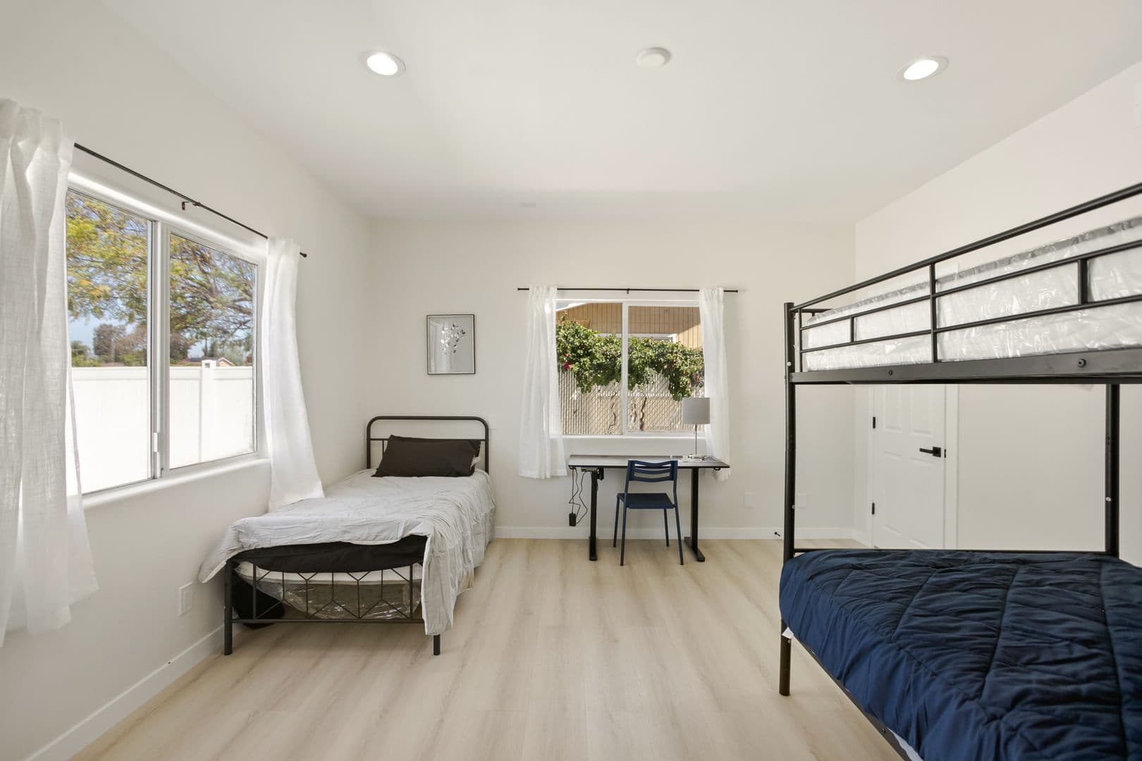 Reseda Apartment: 7904 Tampa Avenue
